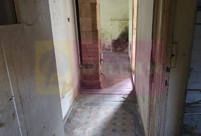 Casă individuală cu 4 camere cu Canalizare în Central - 9