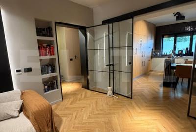 Apartament cu 4 camere decomandat în Est