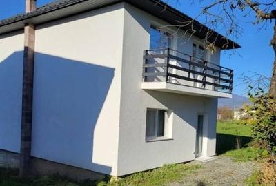 Casă cu 3 camere cu Teren 700 Mp în Groși - 8