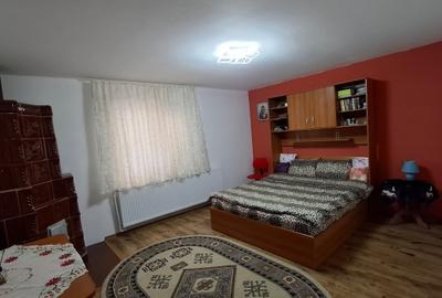 Casă cu 5 camere cu Teren 157 Mp în Central - 9