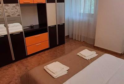 Apartament cu 2 camere decomandat, mobilat în Central