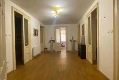 Casă cu 5 camere cu Teren 300 Mp în Ultracentral
