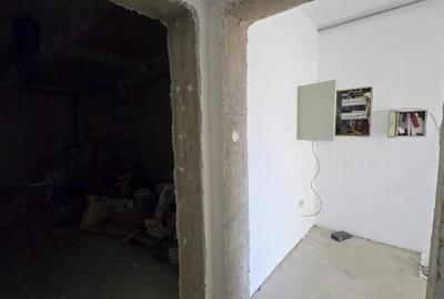 Casă cu 5 camere cu Teren 240 Mp în Dumbrăvița