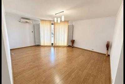 Spațiu comercial, de 92 mp, în Central