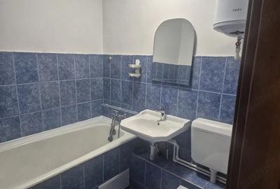 Apartament cu 2 camere decomandat în Tei