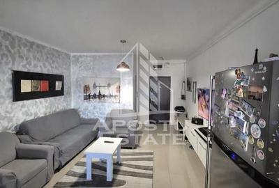 Apartament cu 3 camere semidecomandat, mobilat în Dumbrăvița