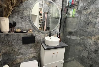Apartament cu 2 camere nedecomandat în Aleea Carpați
