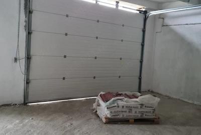 Spațiu comercial, de 200 mp, în Central - 4