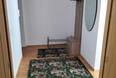 Apartament cu 2 camere semidecomandat în Florești