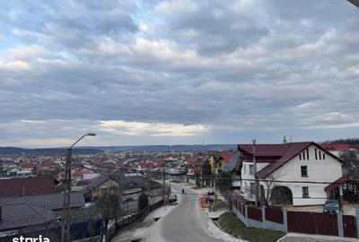 Casă cu 4 camere cu Teren 250 Mp în Găvana