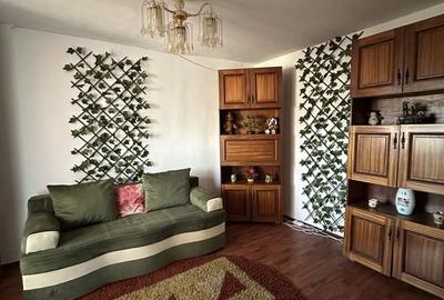 Apartament cu 2 camere decomandat în Tractorul