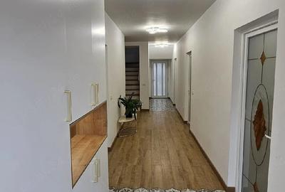 Casă cu 5 camere cu Teren 300 Mp în Central - 3