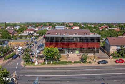 Spațiu comercial, de 500 mp, în Central - 3