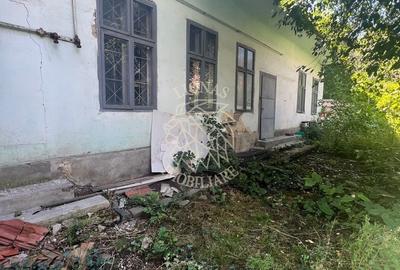 Casă cu 2 camere cu Teren 147 Mp în Central