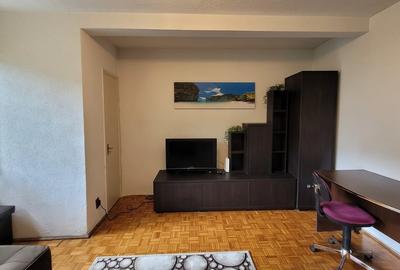 Apartament cu 2 camere decomandat în Universitate