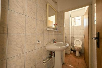 Casă individuală cu 10 camere cu Canalizare în Central - 28