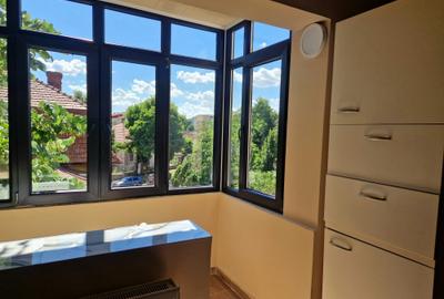 Apartament cu 2 camere nedecomandat în Take Ionescu - 9
