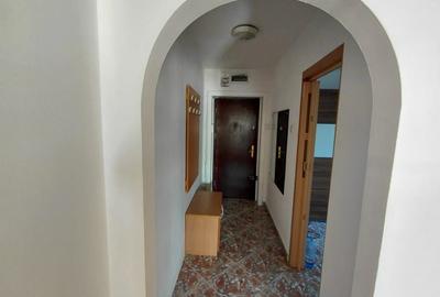 Apartament cu 3 camere semidecomandat în Central - 7