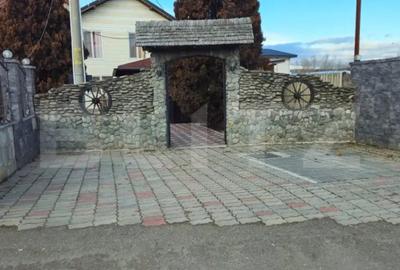 Casă cu 7 camere cu Teren 250 Mp în Central - 18