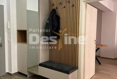 Apartament cu 2 camere decomandat în Tractorul