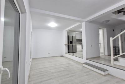 Casă cu 3 camere cu Canalizare în Bucium