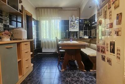 Apartament cu 4 camere decomandat în Central