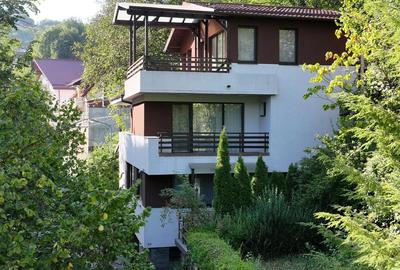 Casă cu 6 camere cu Teren 451 Mp în Schei - 5