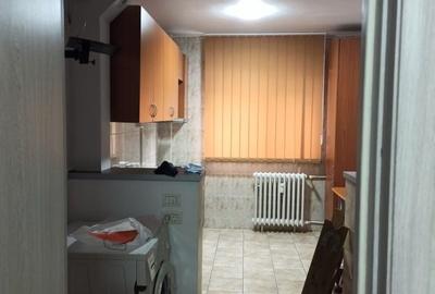 Garsonieră decomandată în Vitan