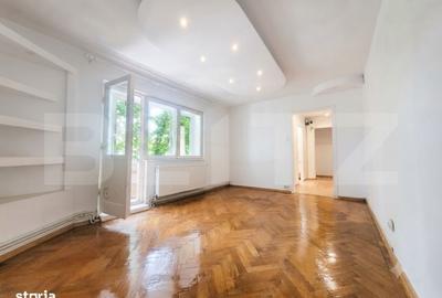 Apartament cu 3 camere semidecomandat în Torontalului