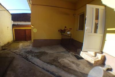 Casă individuală cu 2 camere cu Canalizare în Centrul Istoric - 10
