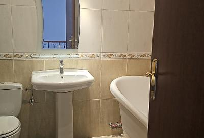 Casă cu 5 camere în Central - 3