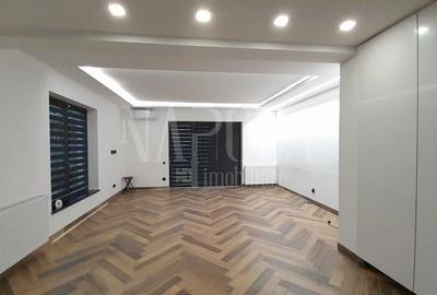 Duplex cu 5 camere cu Canalizare în Între Lacuri - 1