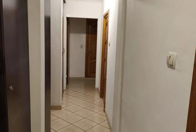 Apartament cu 3 camere decomandat în Gorjului