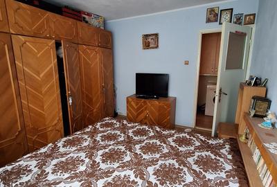 Apartament cu 2 camere decomandat în Micro 20
