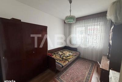 Apartament cu 4 camere semidecomandat în Central - 2