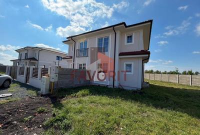Duplex cu 3 camere cu Canalizare în Sânandrei