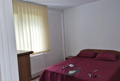Apartament cu 2 camere semidecomandat în Berceni