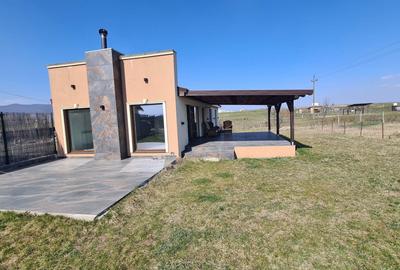 Casă individuală cu 3 camere cu Teren 500 Mp în Micești