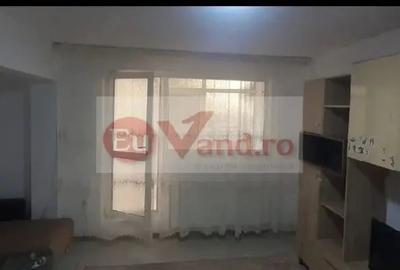 Apartament cu 2 camere decomandat în Micro 20