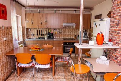 Apartament cu 3 camere decomandat, mobilat în Central - 1