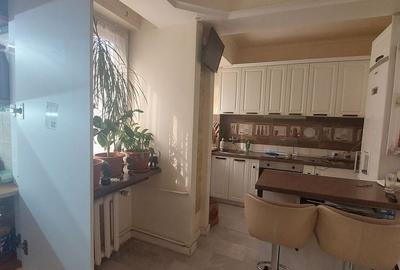 Apartament cu 3 camere în Ultracentral