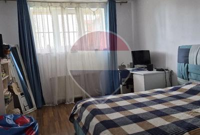 Apartament cu 4 camere în Cetate