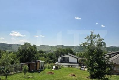 Casă cu 4 camere decomandat cu Teren 1458 Mp în Central