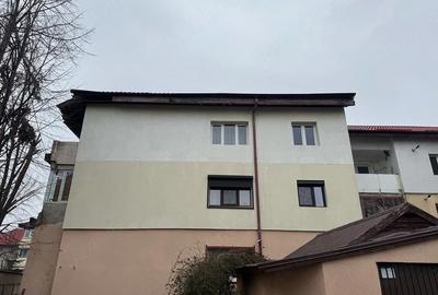 Apartament cu 4 camere decomandat în Central - 1
