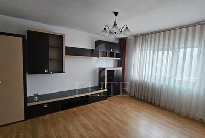 Apartament cu 3 camere decomandat, mobilat în Plopilor