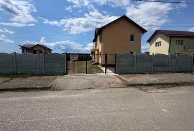Casă cu 6 camere cu Teren 986 Mp în Central