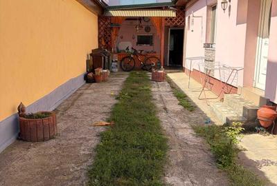 Casă cu 4 camere în Central