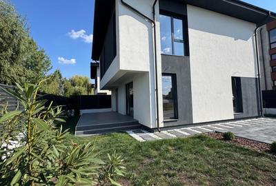 Casă individuală cu 4 camere cu Canalizare în Central