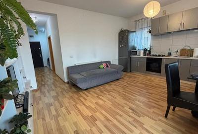 Apartament cu 2 camere semidecomandat în Girocului