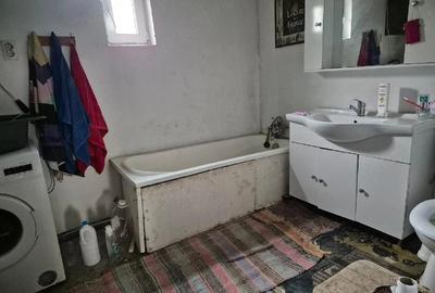 Casă cu 4 camere cu Teren 877 Mp în Central - 2